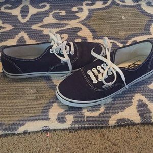 Navy Authentic Lo Pro Vans